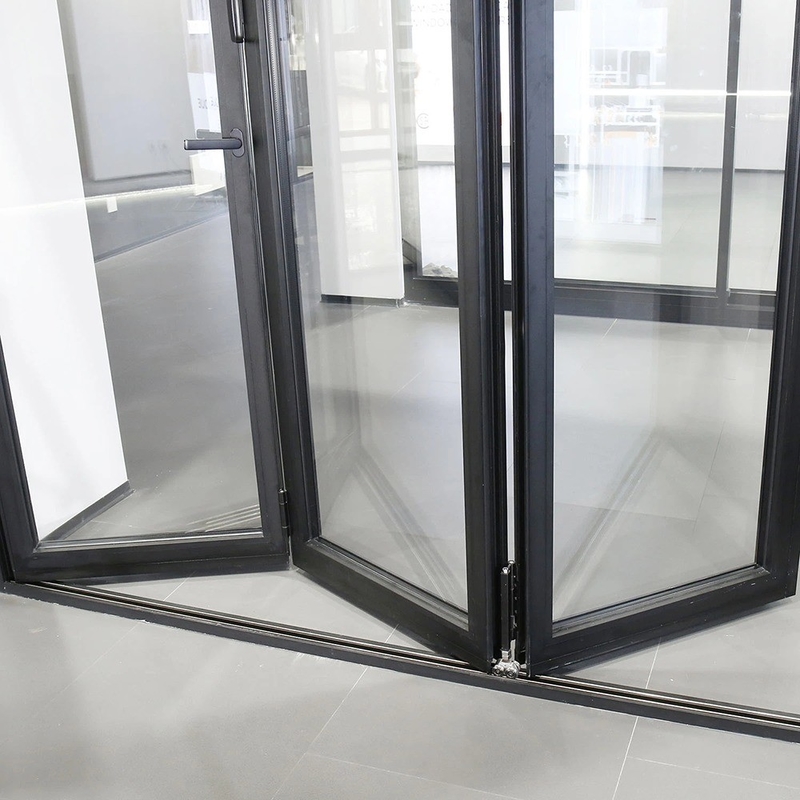 Portas duplas de liga de alumínio estilo moderno e personalizado com atualização de vidro triplex