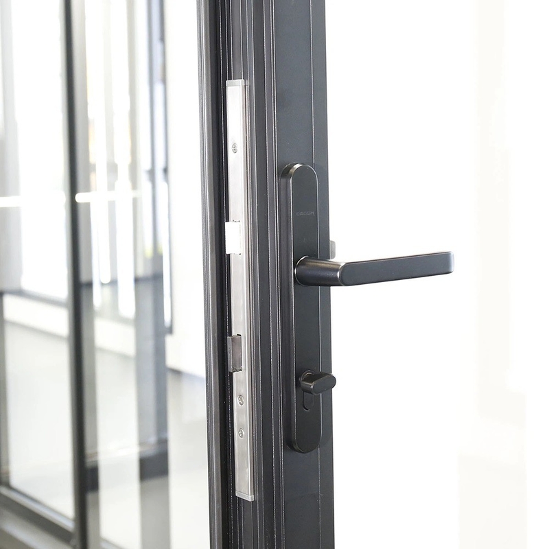 Portas duplas de liga de alumínio estilo moderno e personalizado com atualização de vidro triplex
